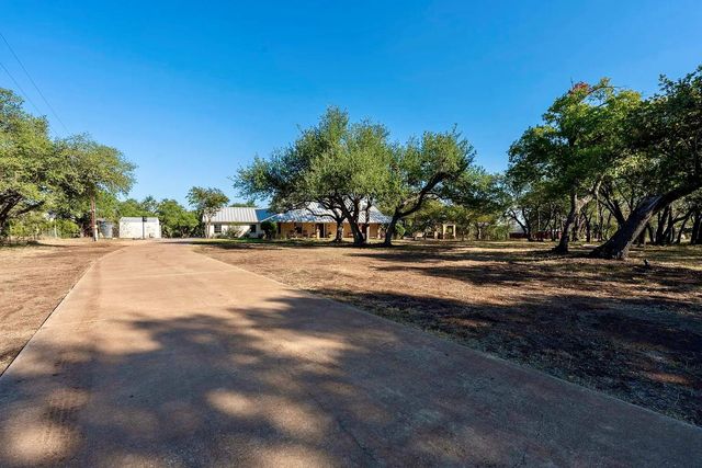 301 Medlin Creek LOOP, Dripping Springs, TX 78620