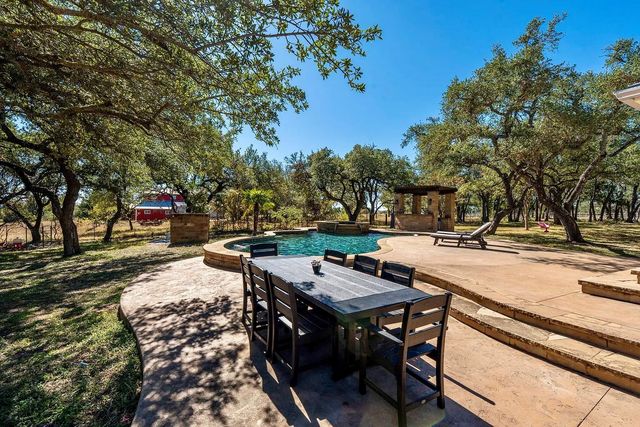 301 Medlin Creek LOOP, Dripping Springs, TX 78620