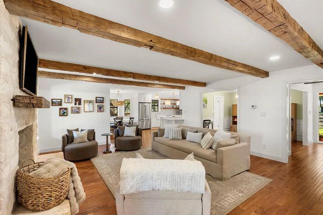 301 Medlin Creek LOOP, Dripping Springs, TX 78620