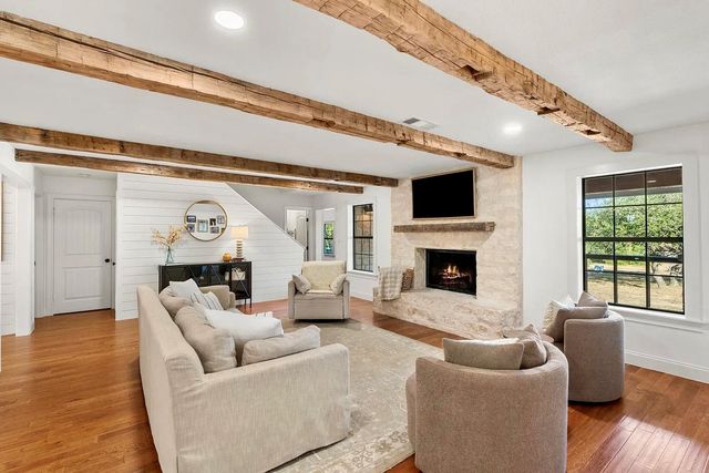 301 Medlin Creek LOOP, Dripping Springs, TX 78620