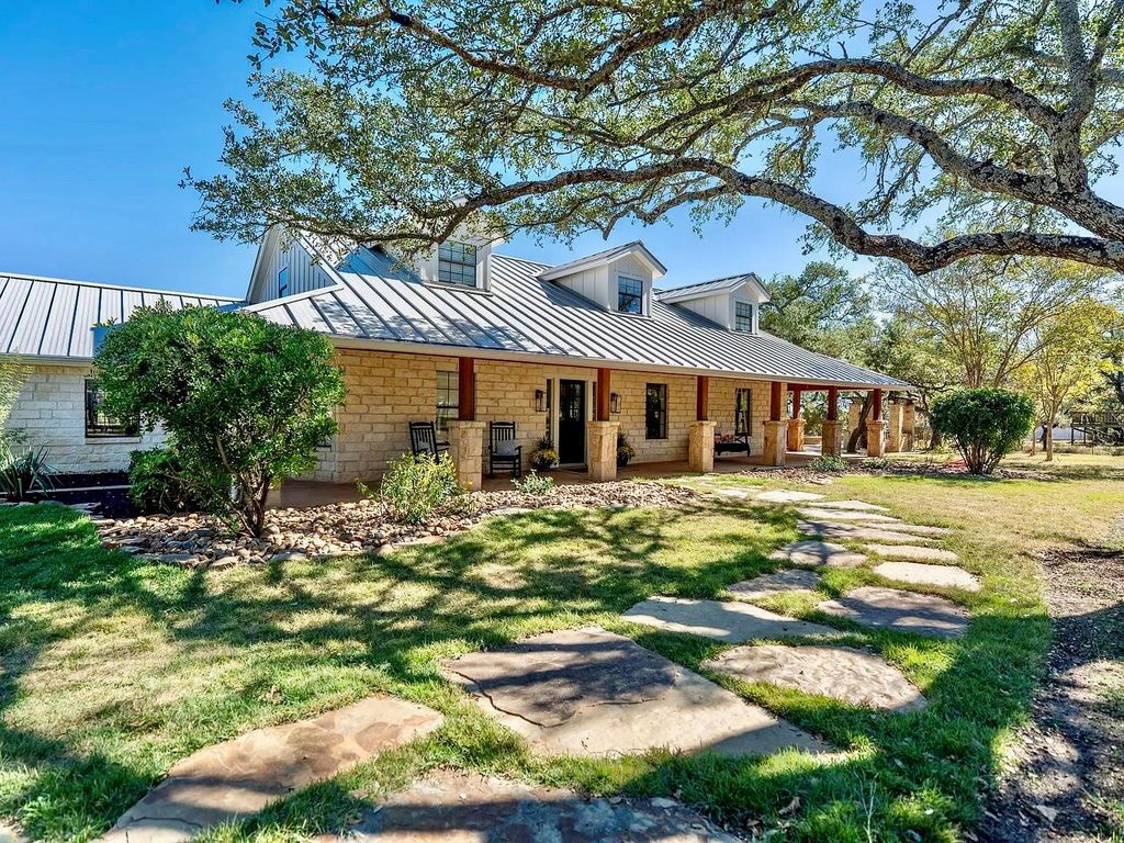301 Medlin Creek LOOP, Dripping Springs, TX 78620