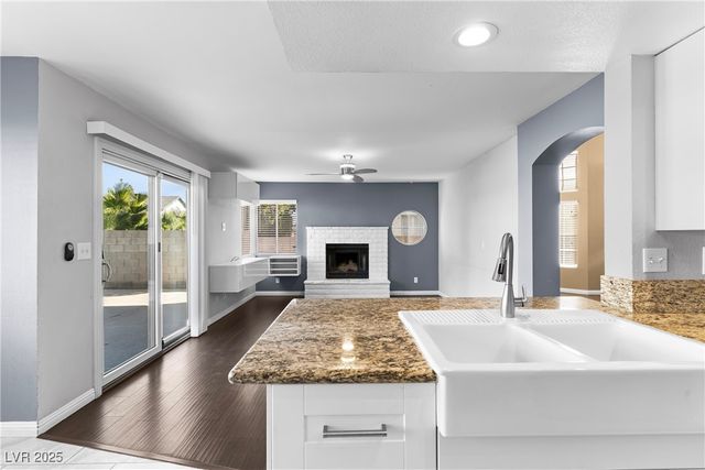 6124 Warm River Road, Las Vegas, NV 89108