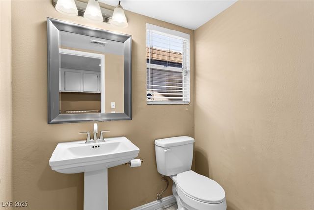 6124 Warm River Road, Las Vegas, NV 89108