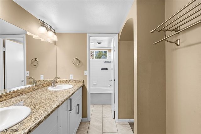 6124 Warm River Road, Las Vegas, NV 89108