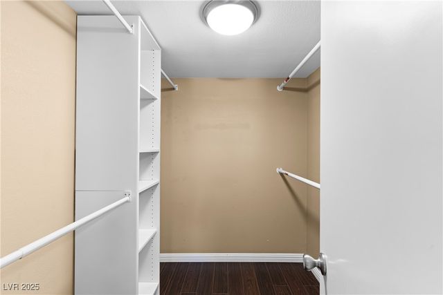 6124 Warm River Road, Las Vegas, NV 89108