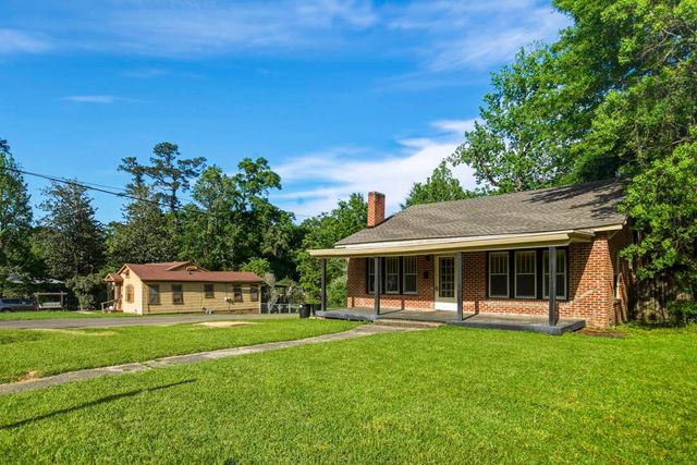 117 Kimball Ave., Hattiesburg, MS 39401