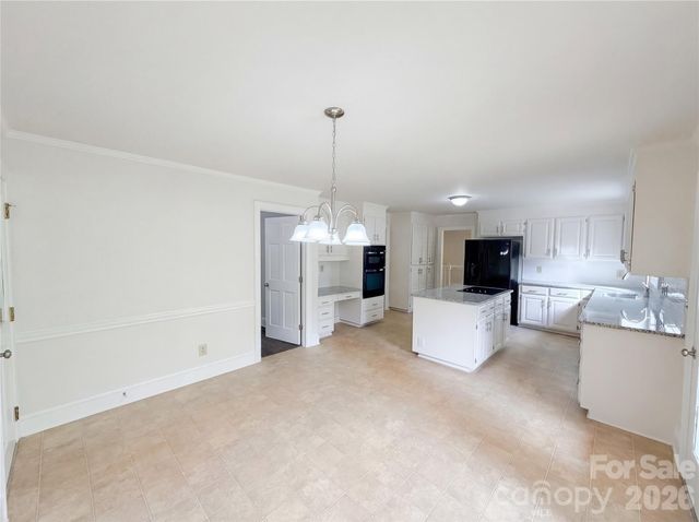 6024 Dovefield Road, Charlotte, NC 28277