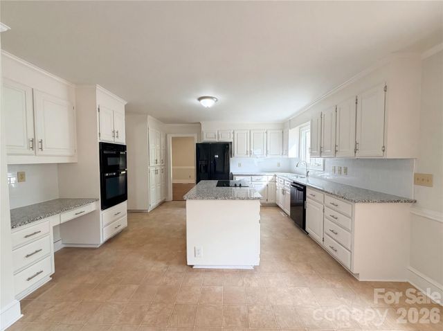 6024 Dovefield Road, Charlotte, NC 28277