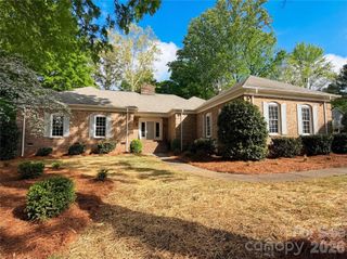6024 Dovefield Road, Charlotte, NC 28277