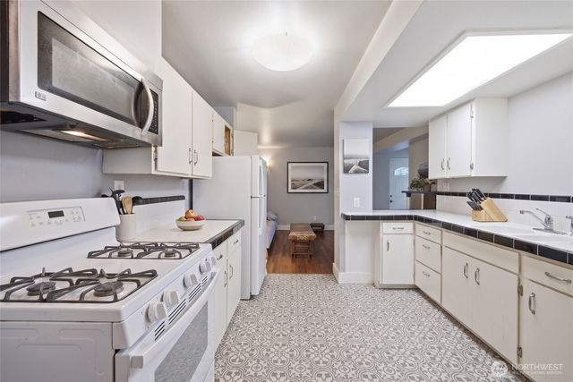 5060 Renton Avenue S, Seattle, WA 98118