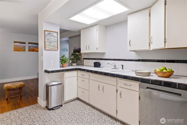 5060 Renton Avenue S, Seattle, WA 98118
