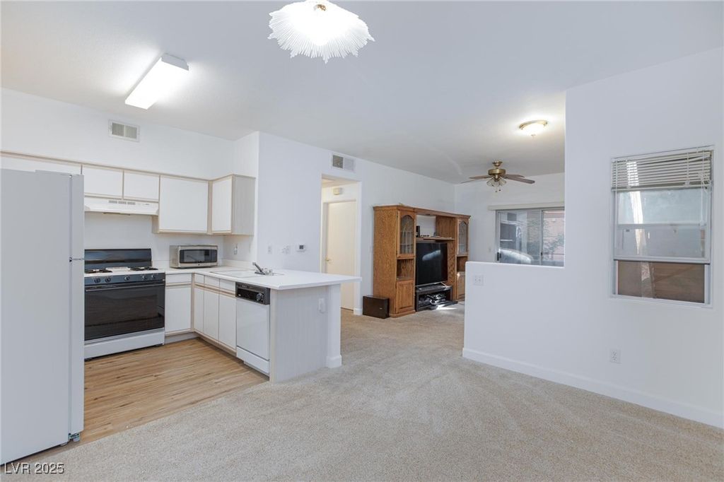 5751 East Hacienda Avenue 115, Las Vegas, NV 89122