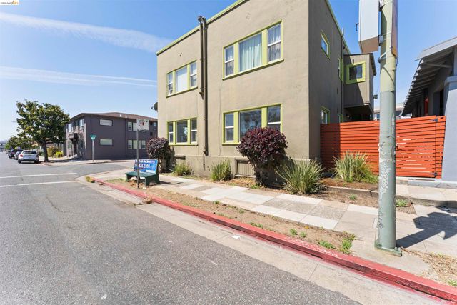 646 42nd St, Oakland, CA 94609