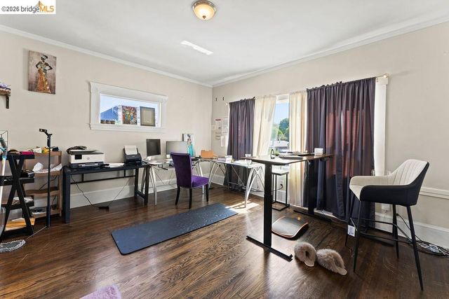 646 42nd St, Oakland, CA 94609