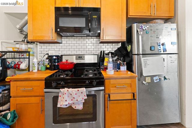 646 42nd St, Oakland, CA 94609