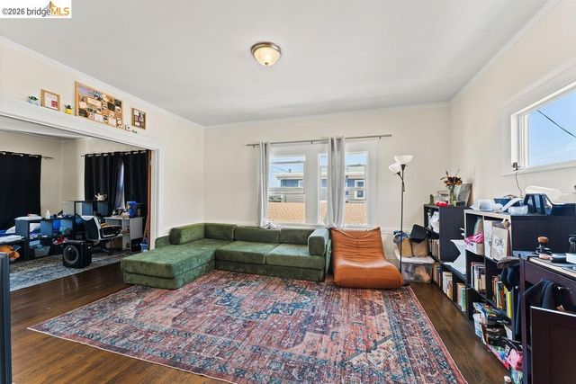 646 42nd St, Oakland, CA 94609