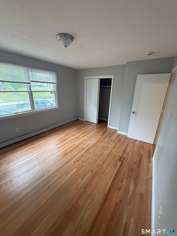 106 Howard Avenue R, Ansonia, CT 06401