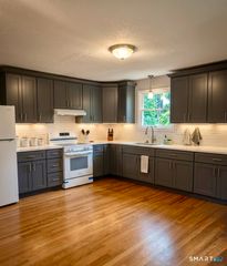 106 Howard Avenue R, Ansonia, CT 06401
