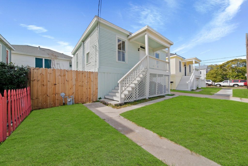 2015 36th Street, Galveston, TX 77550