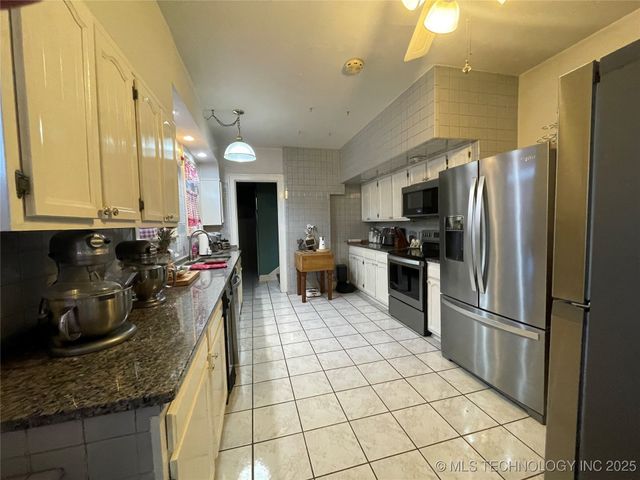 402 N 16th Street, Muskogee, OK 74401