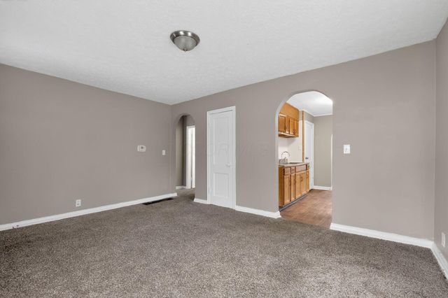 911 Clarendon Avenue, Columbus, OH 43223