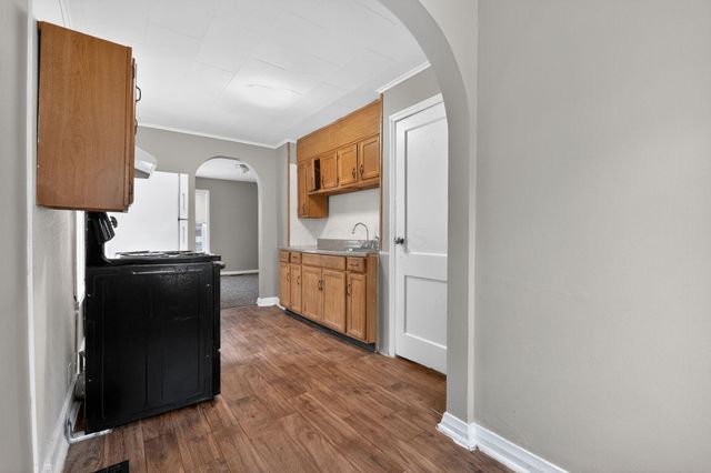 911 Clarendon Avenue, Columbus, OH 43223