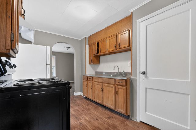 911 Clarendon Avenue, Columbus, OH 43223