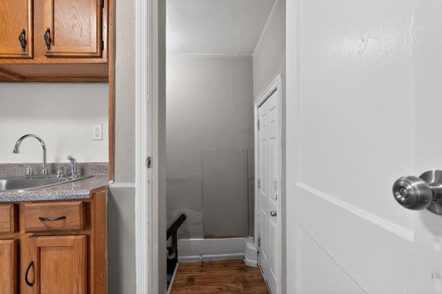 911 Clarendon Avenue, Columbus, OH 43223