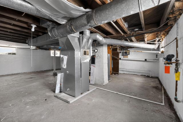 911 Clarendon Avenue, Columbus, OH 43223