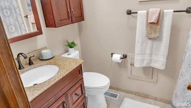 110 S Pine Cone Court, Ellettsville, IN 47429