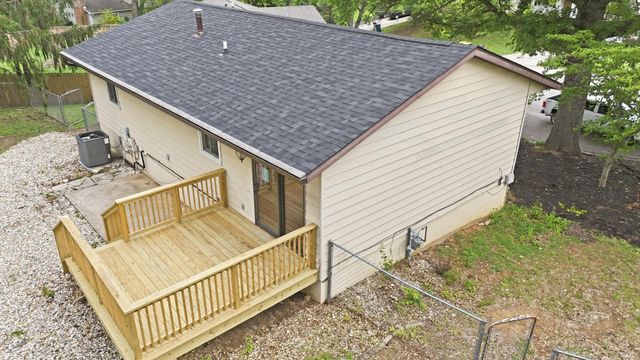 110 S Pine Cone Court, Ellettsville, IN 47429