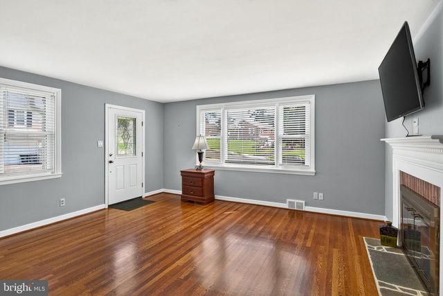 2741 HILLVIEW RD, Broomall, PA 19008