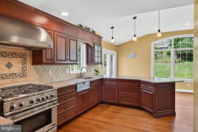 2741 HILLVIEW RD, Broomall, PA 19008