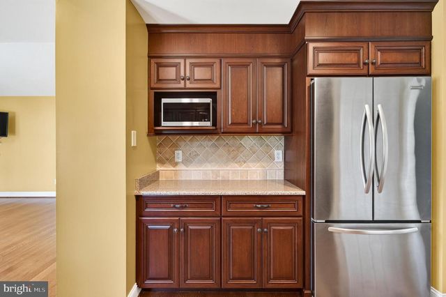2741 HILLVIEW RD, Broomall, PA 19008