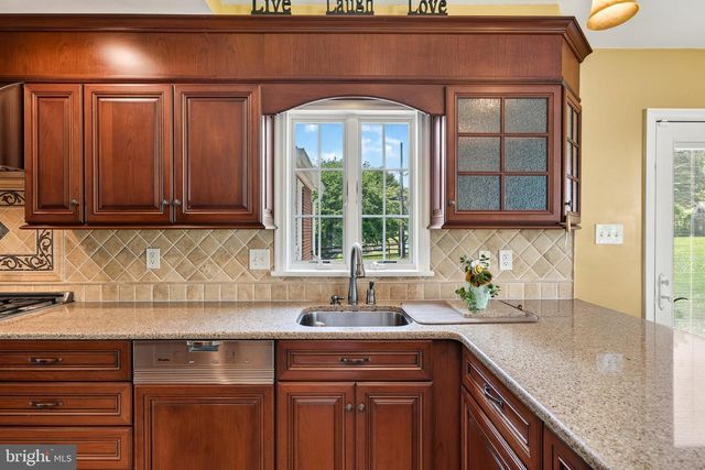 2741 HILLVIEW RD, Broomall, PA 19008