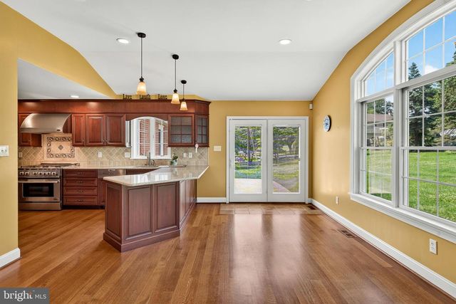 2741 HILLVIEW RD, Broomall, PA 19008