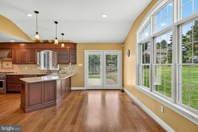 2741 HILLVIEW RD, Broomall, PA 19008