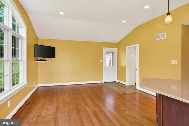 2741 HILLVIEW RD, Broomall, PA 19008