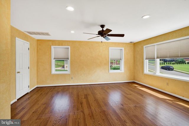 2741 HILLVIEW RD, Broomall, PA 19008