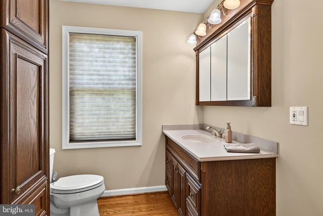 2741 HILLVIEW RD, Broomall, PA 19008