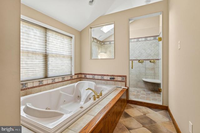 2741 HILLVIEW RD, Broomall, PA 19008