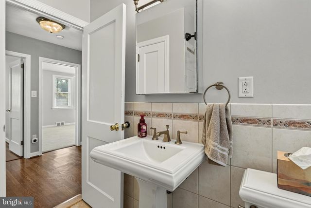 2741 HILLVIEW RD, Broomall, PA 19008