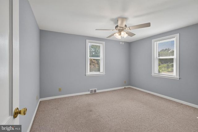 2741 HILLVIEW RD, Broomall, PA 19008