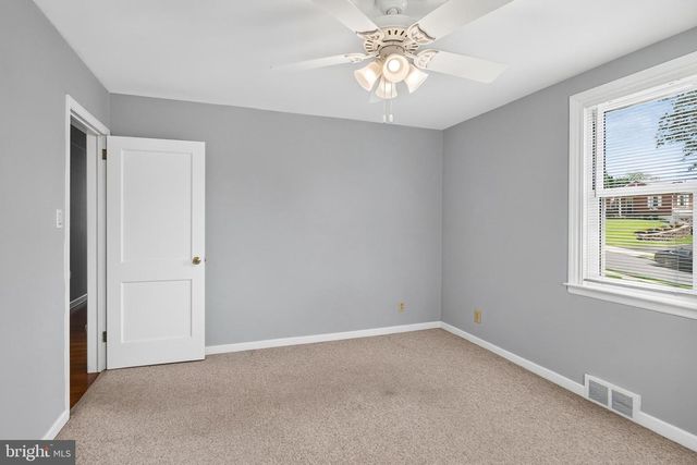 2741 HILLVIEW RD, Broomall, PA 19008