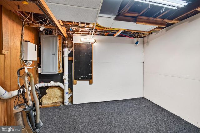2741 HILLVIEW RD, Broomall, PA 19008