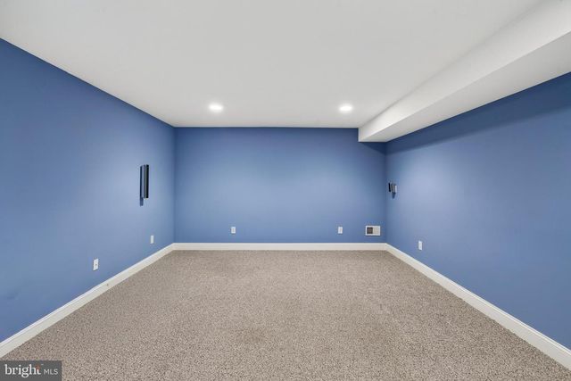 2741 HILLVIEW RD, Broomall, PA 19008