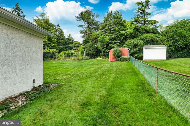 2741 HILLVIEW RD, Broomall, PA 19008