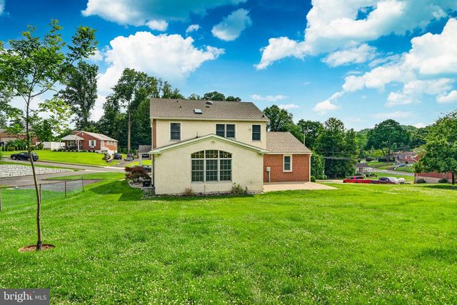 2741 HILLVIEW RD, Broomall, PA 19008