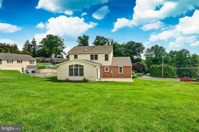 2741 HILLVIEW RD, Broomall, PA 19008
