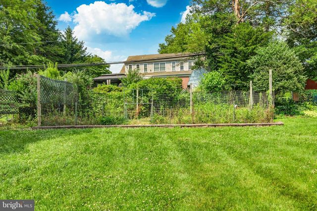 2741 HILLVIEW RD, Broomall, PA 19008